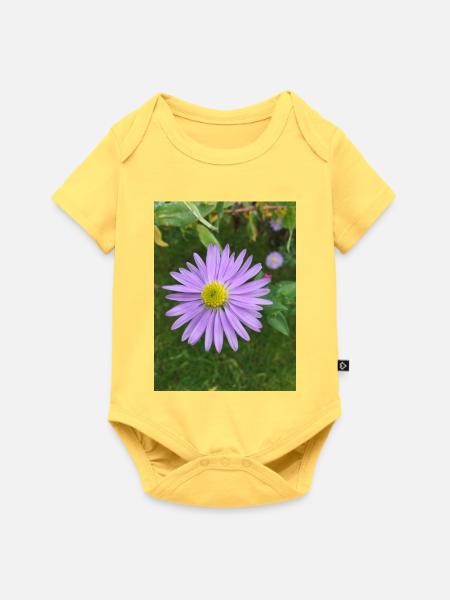 Lila Blüte - Baby Premium Kurzarmbody - Pastellgelb