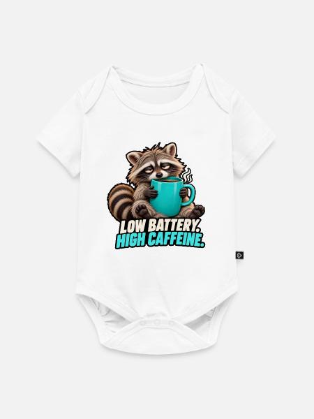 Low Battery, High Caffeine – Waschbär - Baby Premium Kurzarmbody - Weiß