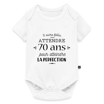 70 ans c'est la perfection - Body à manches courtes Premium Bébé - blanc - Devant