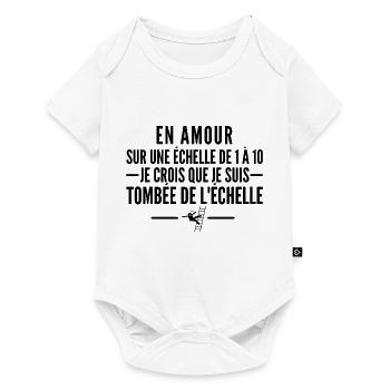 en amour sur une échelle de 1 à 10 - Body à manches courtes Premium Bébé - blanc - Devant