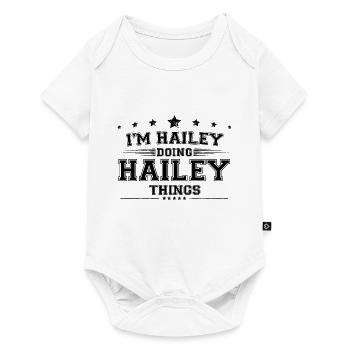 Ich bin Hailey, die Hailey-Dinge macht - Baby Premium Kurzarmbody - Weiß - Vorne