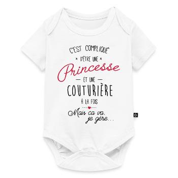 princesse et couturière - Body à manches courtes Premium Bébé - blanc - Devant