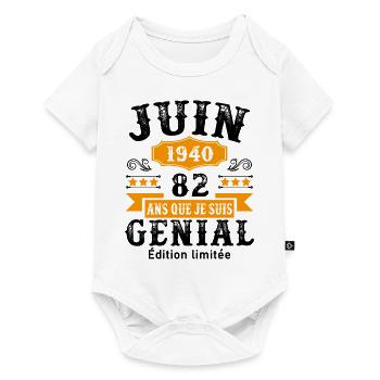82 Ans Anniversaire Vintage Né(e) en Juin 1940 - Body à manches courtes Premium Bébé - blanc - Devant