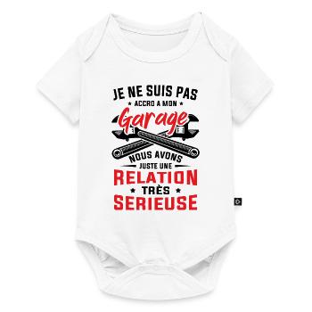 Je ne suis pas accro à mon garage cadeau mécano - Body à manches courtes Premium Bébé - blanc - Devant