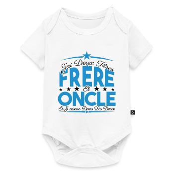 J'ai deux titres frère et Oncle. Cadeau frère. - Body à manches courtes Premium Bébé - blanc - Devant