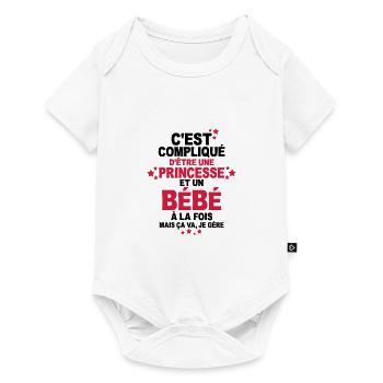 c'est complique d'être une princesse et un bébé - Body à manches courtes Premium Bébé - blanc - Devant