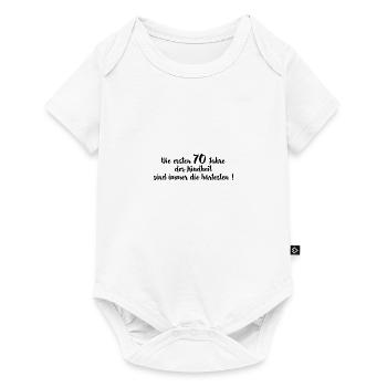 die ersten 70 Jahre der Kindheit 70. Geburtstag - Baby Premium Kurzarmbody - Weiß - Vorne