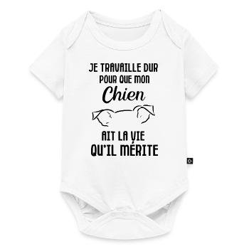 Je travaille dur pour mon chien - Body à manches courtes Premium Bébé - blanc - Devant