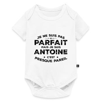 Antoine Ein Vorname, eine Haltung Antoine Humor - Baby Premium Kurzarmbody - Weiß - Vorne