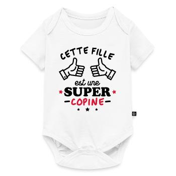 Cette fille est une super copine - Body à manches courtes Premium Bébé - blanc - Devant
