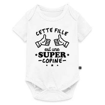 Cette fille est une super copine - Body à manches courtes Premium Bébé - blanc - Devant