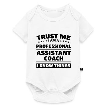 Faites-moi confiance, je suis un cadeau d'entraîneur adjoint - Body à manches courtes Premium Bébé - blanc - Devant