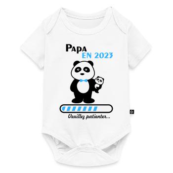Papa en 2023, futur papa, bientôt père, famille - Body à manches courtes Premium Bébé - blanc - Devant