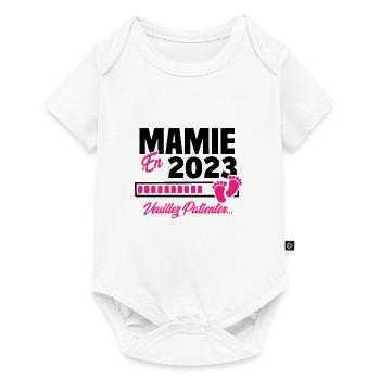 Mamie en 2023 / Cadeau future mamie 2023 - Body à manches courtes Premium Bébé - blanc - Devant