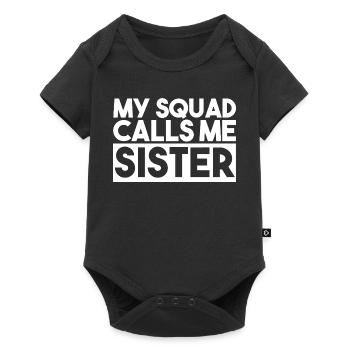 Mein Team nennt mich Schwester-Geschwistertypografie - Baby Premium Kurzarmbody - Schwarz - Vorne