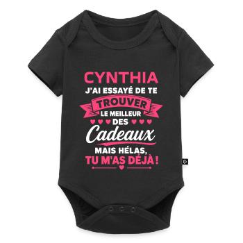 Cynthia: Le Meilleur Des Cadeaux Déjà - Body à manches courtes Premium Bébé - noir - Devant