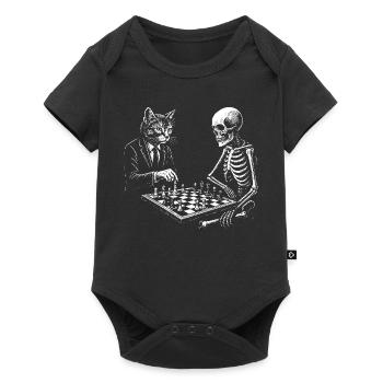 Le chat joue aux échecs avec un squelette - Body à manches courtes Premium Bébé - noir - Devant