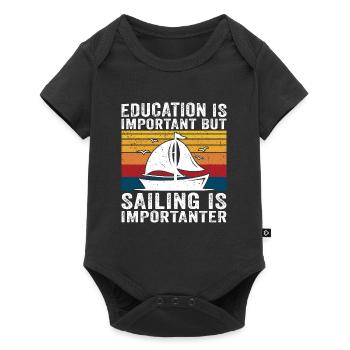 L’éducation est importante, mais la voile est plus importante - Body à manches courtes Premium Bébé - noir - Devant