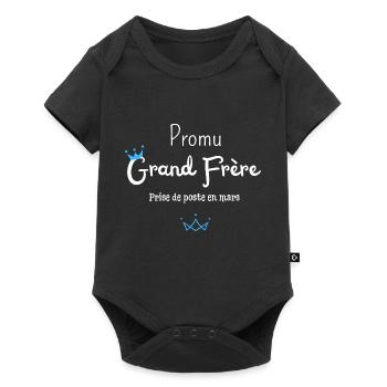 Promu grand frère en mars - annonce grossesse - Body à manches courtes Premium Bébé - noir - Devant