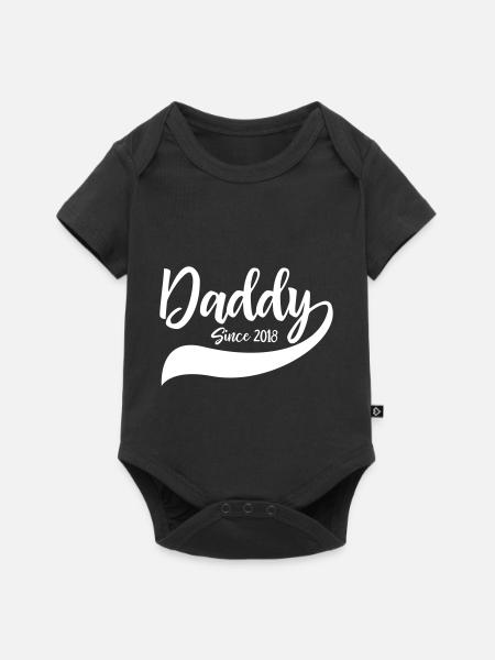 Daddy Since 2018 - Baby Premium Kurzarmbody - Schwarz