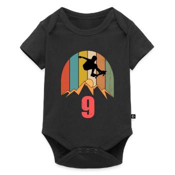 9ème anniversaire skateboard jeune longboarder - Body à manches courtes Premium Bébé - noir - Devant