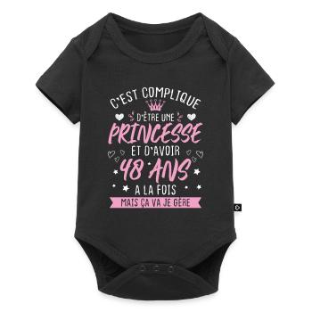 Une princesse et d'avoir 48 ans, Cadeau 48 ans - Body à manches courtes Premium Bébé - noir - Devant