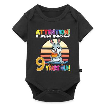 Anniversaire de lapin J’ai maintenant 9 ans - Body à manches courtes Premium Bébé - noir - Devant