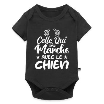 celle qui marche avec le chien - Body à manches courtes Premium Bébé - noir - Devant