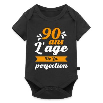 Anniversaire 90 ans - 90 Ans âge de la perfection - Body à manches courtes Premium Bébé - noir - Devant