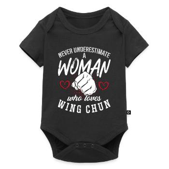 Le Wing Chun ne sous-estime jamais une combattante - Body à manches courtes Premium Bébé - noir - Devant