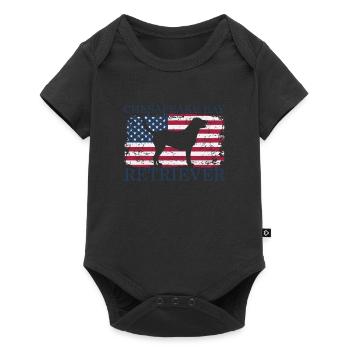 Chesapeake Bay Retriever avec drapeau des États-Unis - Body à manches courtes Premium Bébé - noir - Devant