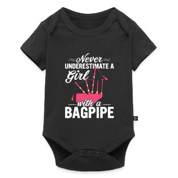 Never Underestimate A Girl With A Bagpipe Bagpipin - Baby Premium Kurzarmbody - Schwarz - Vorne