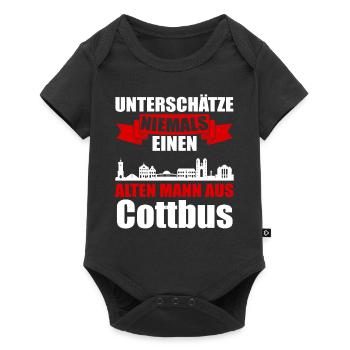 Unterschätze Niemals Einen Alten Mann Aus Cottbus - Baby Premium Kurzarmbody - Schwarz - Vorne