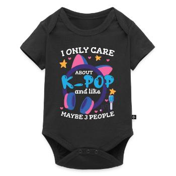 Je ne me soucie que de la K-Pop et j’aime 3 personnes - Body à manches courtes Premium Bébé - noir - Devant