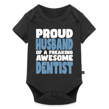 Fière épouse d’un sacré bon dentiste - Body à manches courtes Premium Bébé - noir - Devant