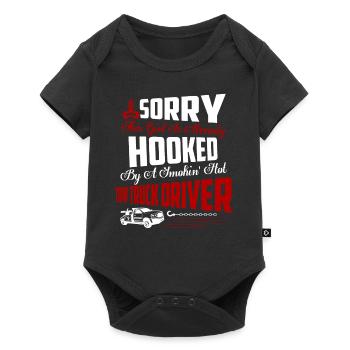 Hooked By A Smokin' Hot Tow Truck Driver Trucking - Baby Premium Kurzarmbody - Schwarz - Vorne