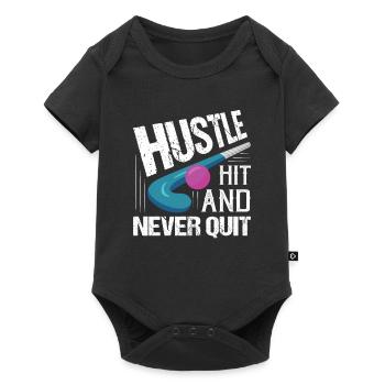 Bousculez, frappez et n’abandonnez jamais le joueur de hockey sur gazon - Body à manches courtes Premium Bébé - noir - Devant