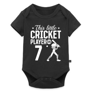Cricket Player is 7 Years - 7th Birthday Cricket P - Baby Premium Kurzarmbody - Schwarz - Vorne