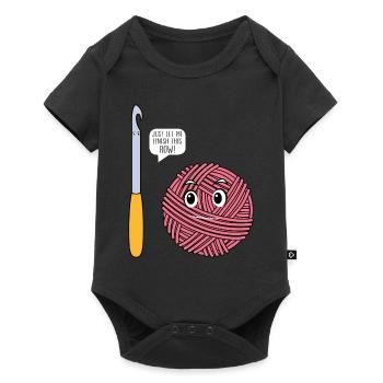 Crochet - Just let me finish this row - Funny Croc - Baby Premium Kurzarmbody - Schwarz - Vorne
