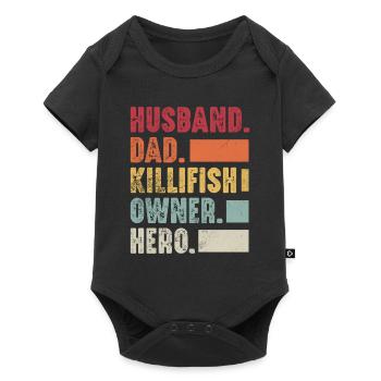 husband dad killifish owner hero Design - Baby Premium Kurzarmbody - Schwarz - Vorne