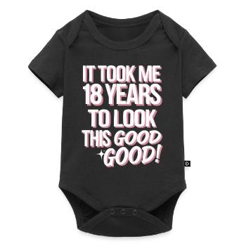 Il m’a fallu 18 ans pour être aussi belle - Body à manches courtes Premium Bébé - noir - Devant