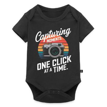 Capturer des instants, un clic à la fois. - Body à manches courtes Premium Bébé - noir - Devant