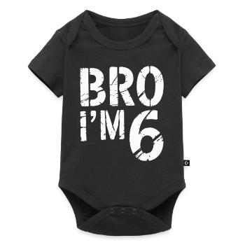 Frère, j’ai 6 ans – Design d’anniversaire cool - Body à manches courtes Premium Bébé - noir - Devant