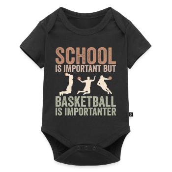 Schule ist wichtig, aber Basketball ist noch wichtiger - Baby Premium Kurzarmbody - Schwarz - Vorne