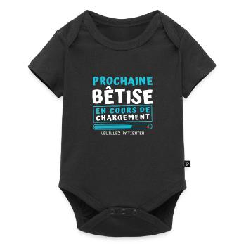 Prochaine bêtise en cours de chargement - Body à manches courtes Premium Bébé - noir - Devant