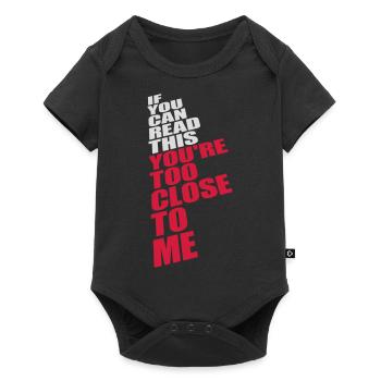 trop près de moi - Body à manches courtes Premium Bébé - noir - Devant