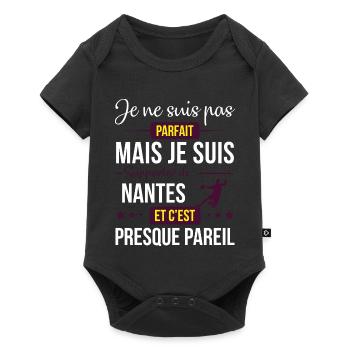 Je Ne Suis Pas Parfait Mais Je Suis Supporter D... - Body à manches courtes Premium Bébé - noir - Devant