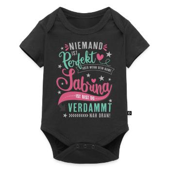 Sabrina Vorname lustiger Spruch Namenstag Geschenk - Baby Premium Kurzarmbody - Schwarz - Vorne