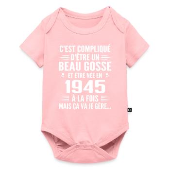 Toujours Beau Gosse 1945 Cadeau Anniversaire 1945 - Body à manches courtes Premium Bébé - rose - Devant