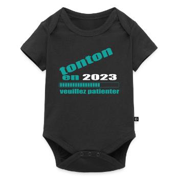 Tonton En 2023 Veuillez Patienter - Body à manches courtes Premium Bébé - noir - Devant